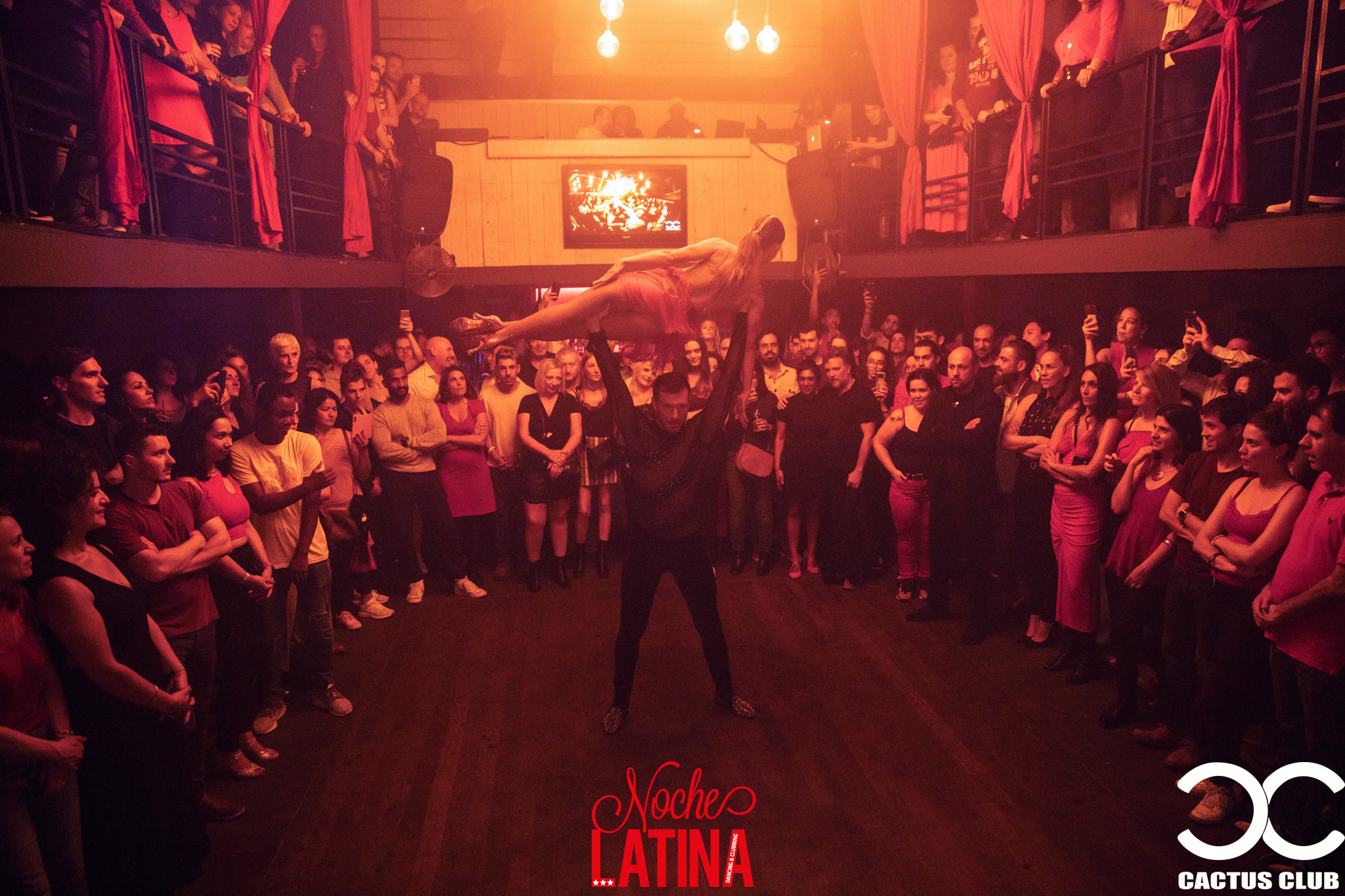 Élèves en soirée danse