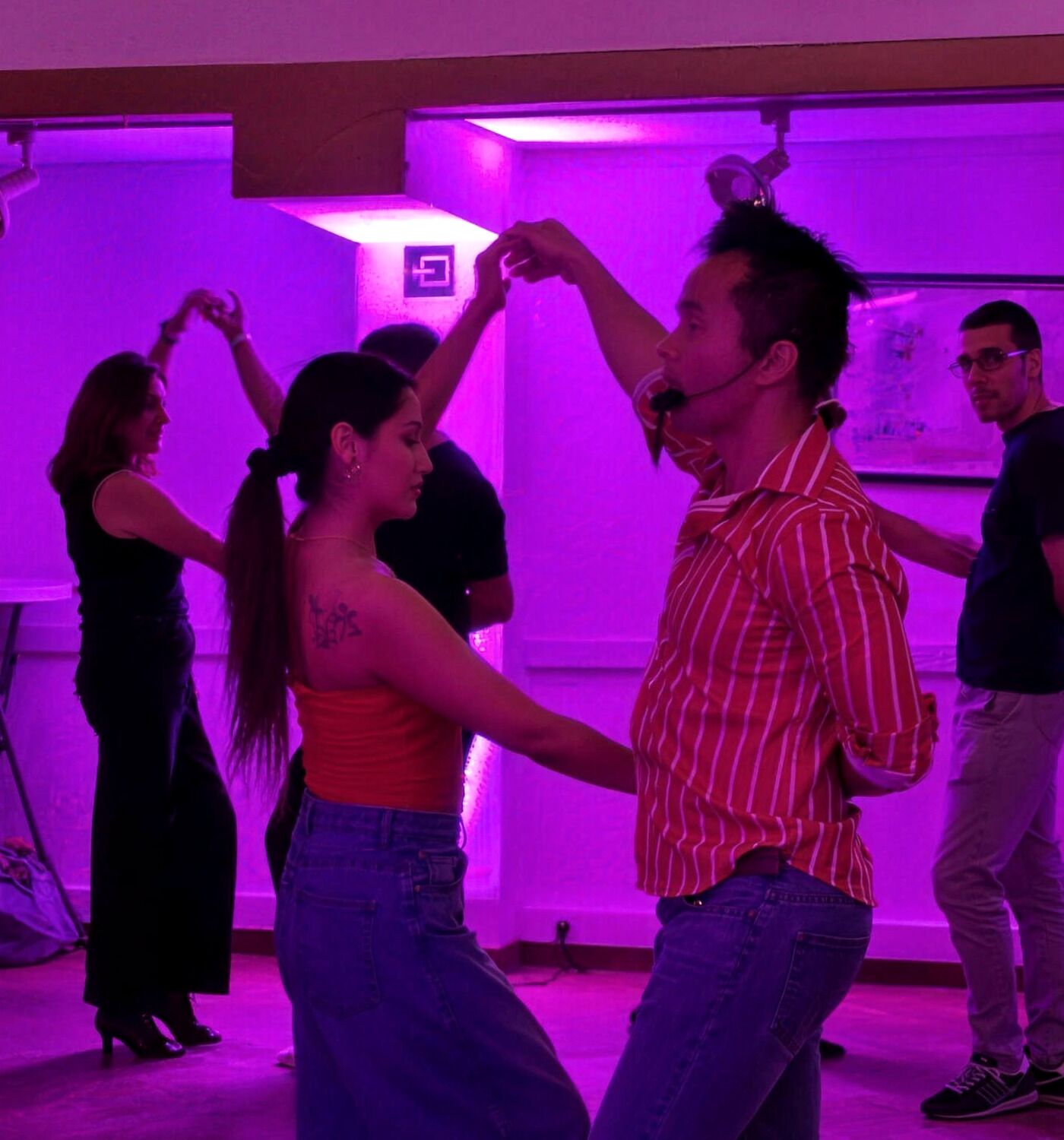 Laurent en cours de salsa — Fuego Dance